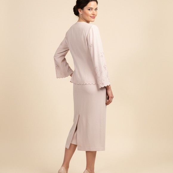 Chic Cream Women's Skirt Set - Picture 3 of 14